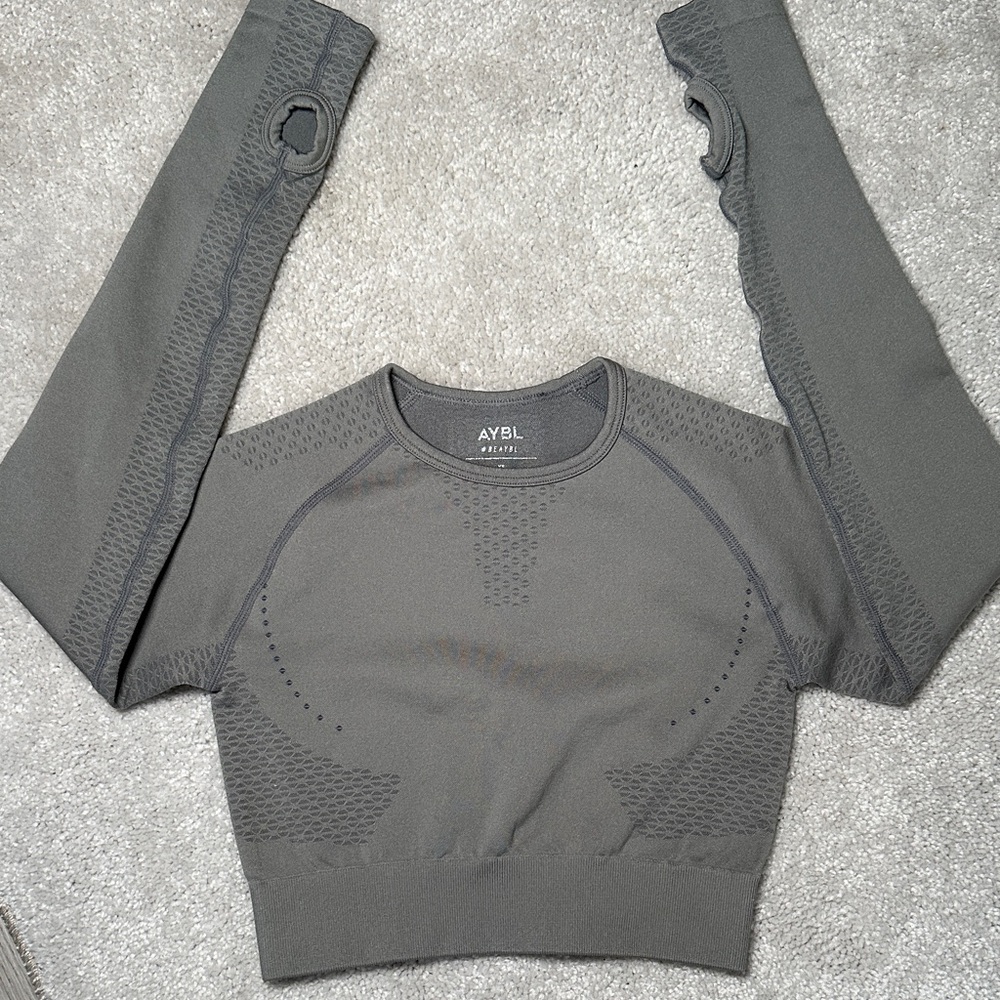 AYBL Activewear Seamless Long Sleeve Compression Crop Top - Dark Grey